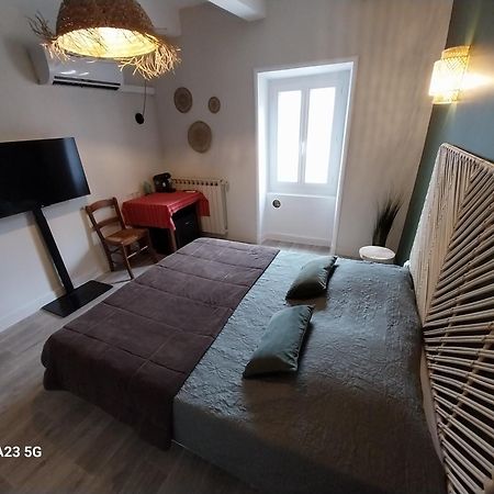 Le 18 By Benson Hotel Bollene Exterior photo